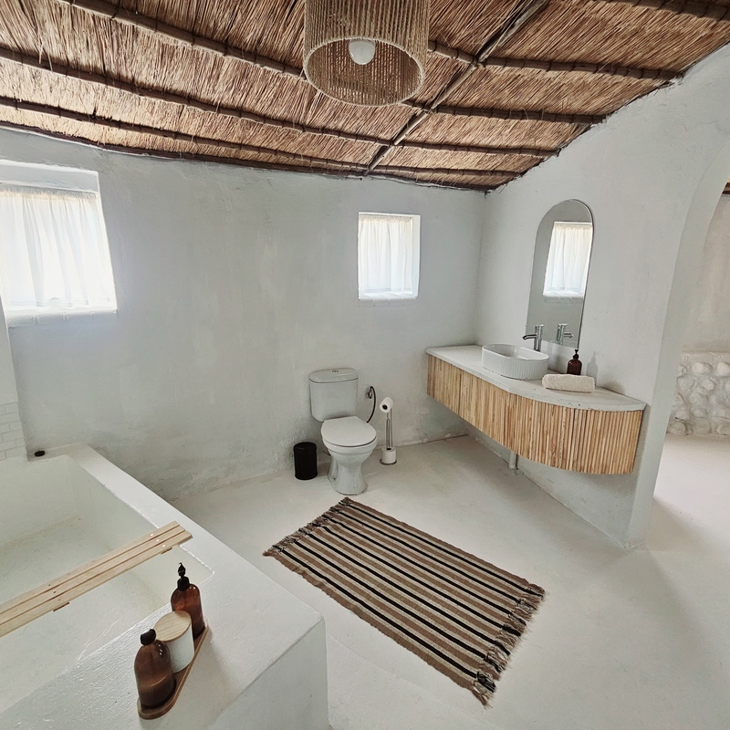 Main Bedroom En-Suite