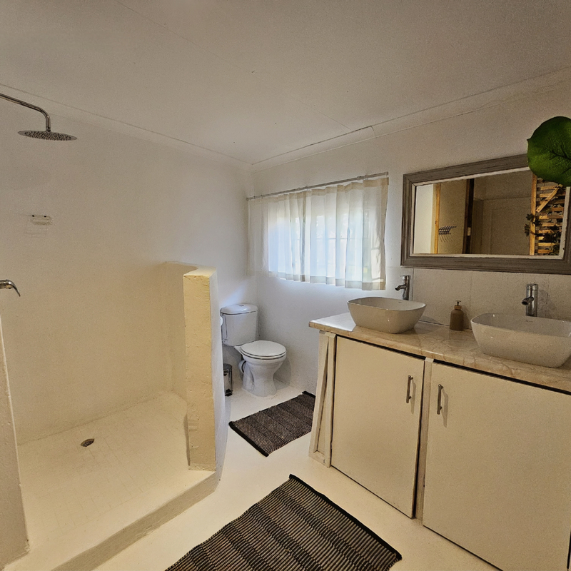 First Bedroom En-suite