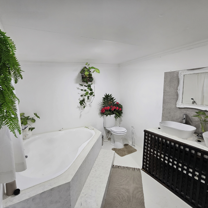 Second Bedroom En-suite