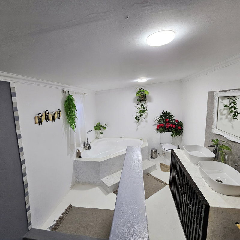 Second Bedroom En-suite