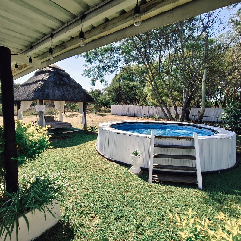 Outside Swing Bed and Splash pool