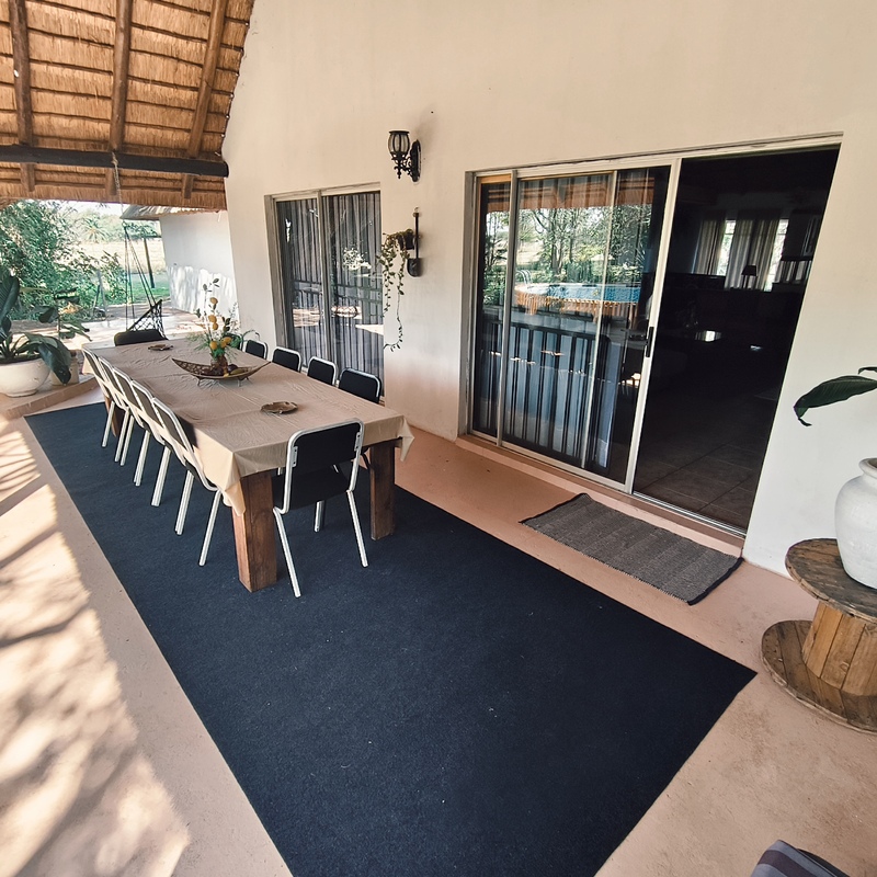 Outside Dinning Table 